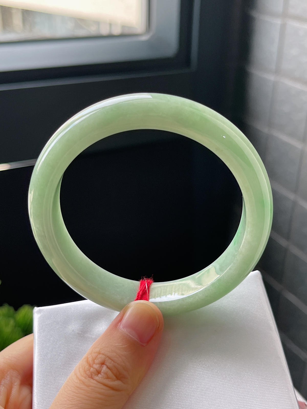 正圈56圈口，翡翠糯化种果绿色手镯