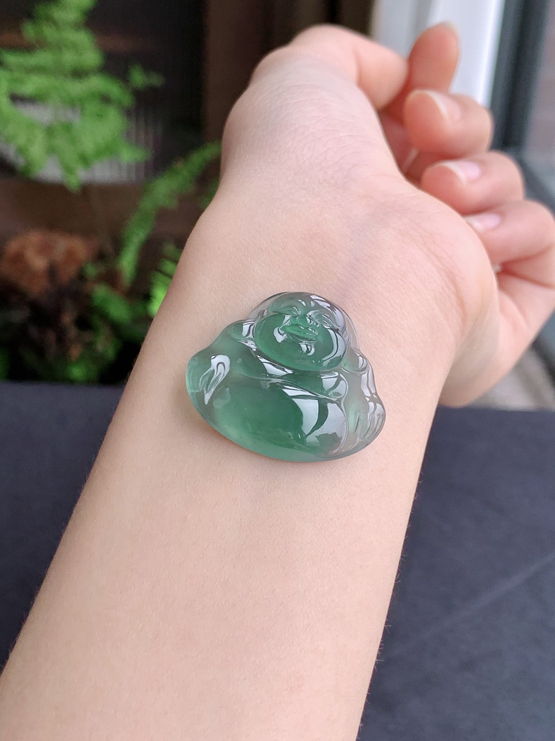 冰晴绿佛公吊坠，无裂，性比高，尺寸29.4/26/5，重量6.2克