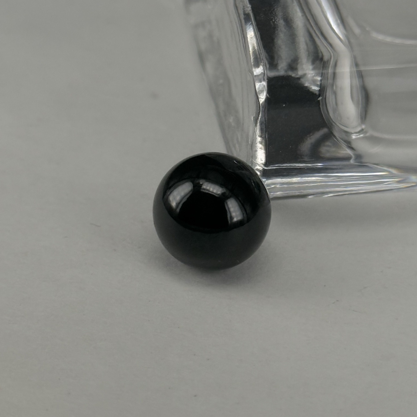 墨翠珠子裸石 种好色正 黑度极好 打灯通透 油性十足 尺寸13