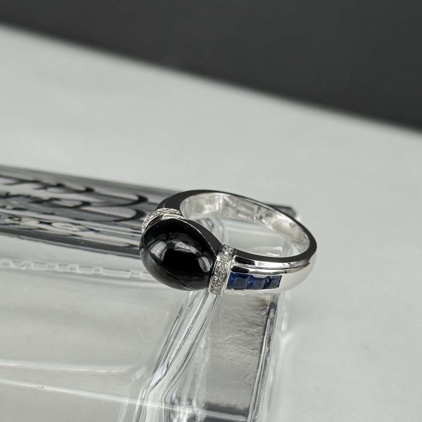 精品18k墨翠豪镶蛋面女戒 种好色正 黑度极好 打灯通透 重金豪镶有质感 尺寸11.6