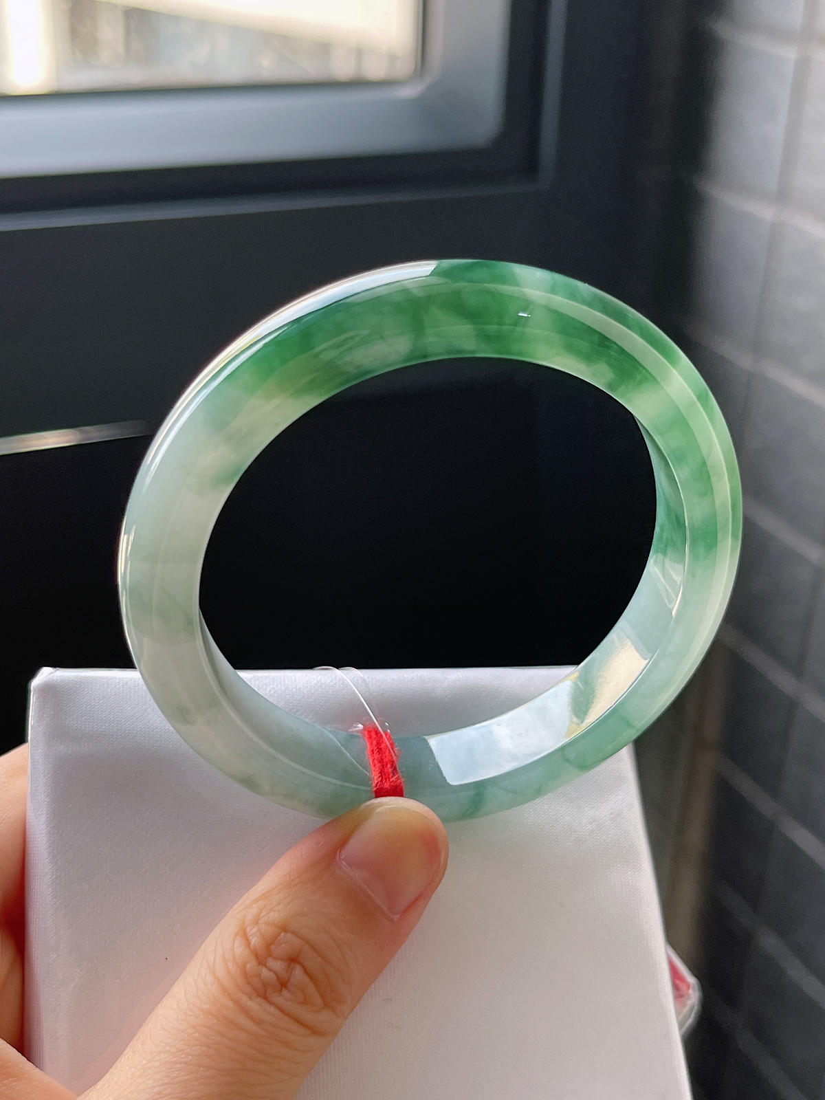 正圈54.3圈口，翡翠冰糯种淡绿色手镯