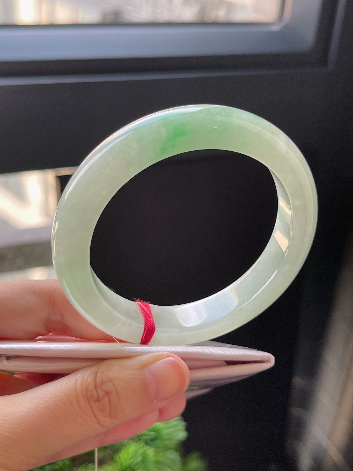 正圈56.5圈口，翡翠冰糯种飘绿手镯