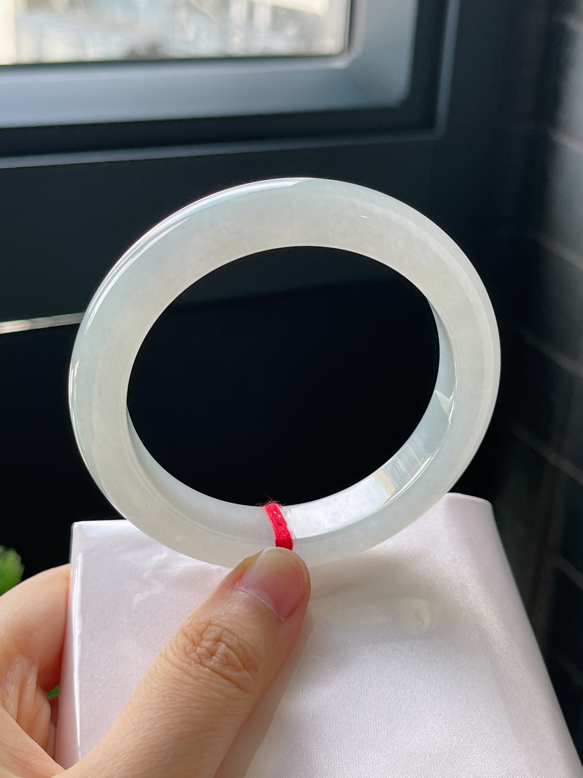 正圈55.8圈口，翡翠冰糯种白色手镯