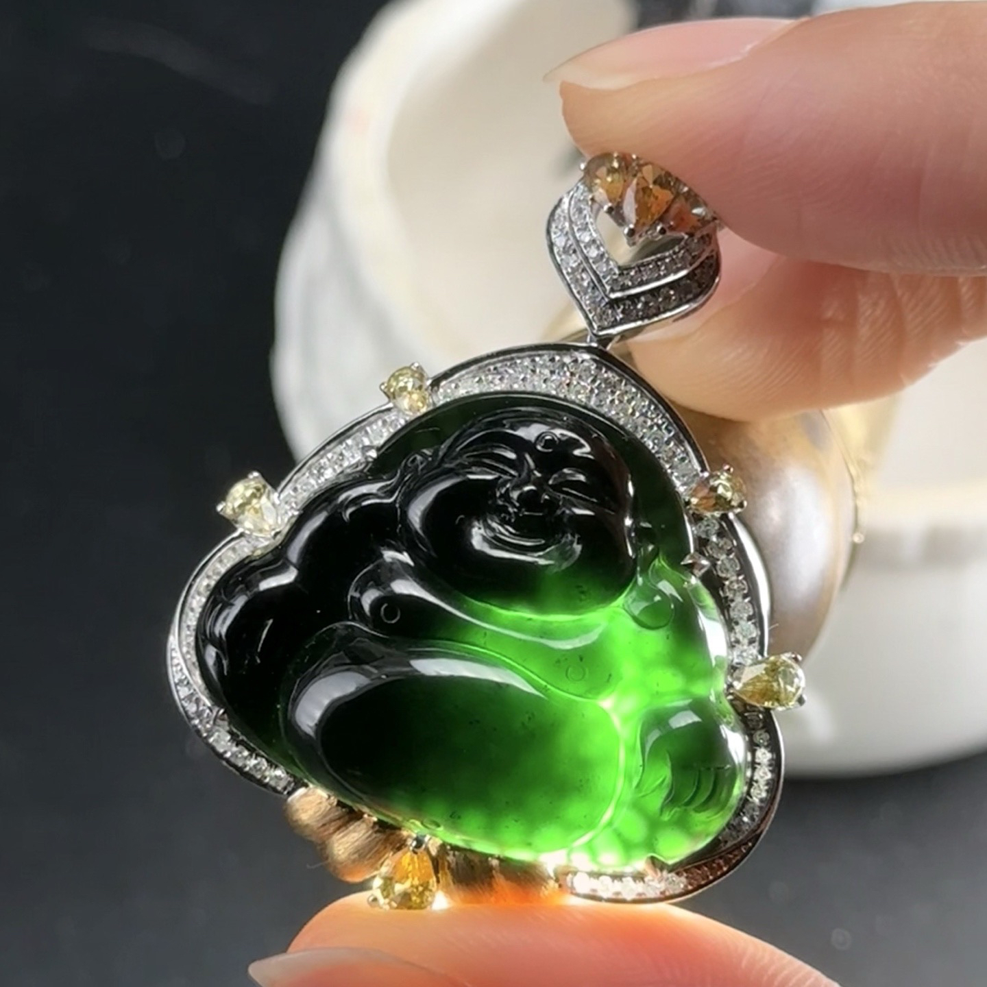 精品18k墨翠大肚佛 种好色正 黑度极好 打灯通透 油性十足 尺寸38.8