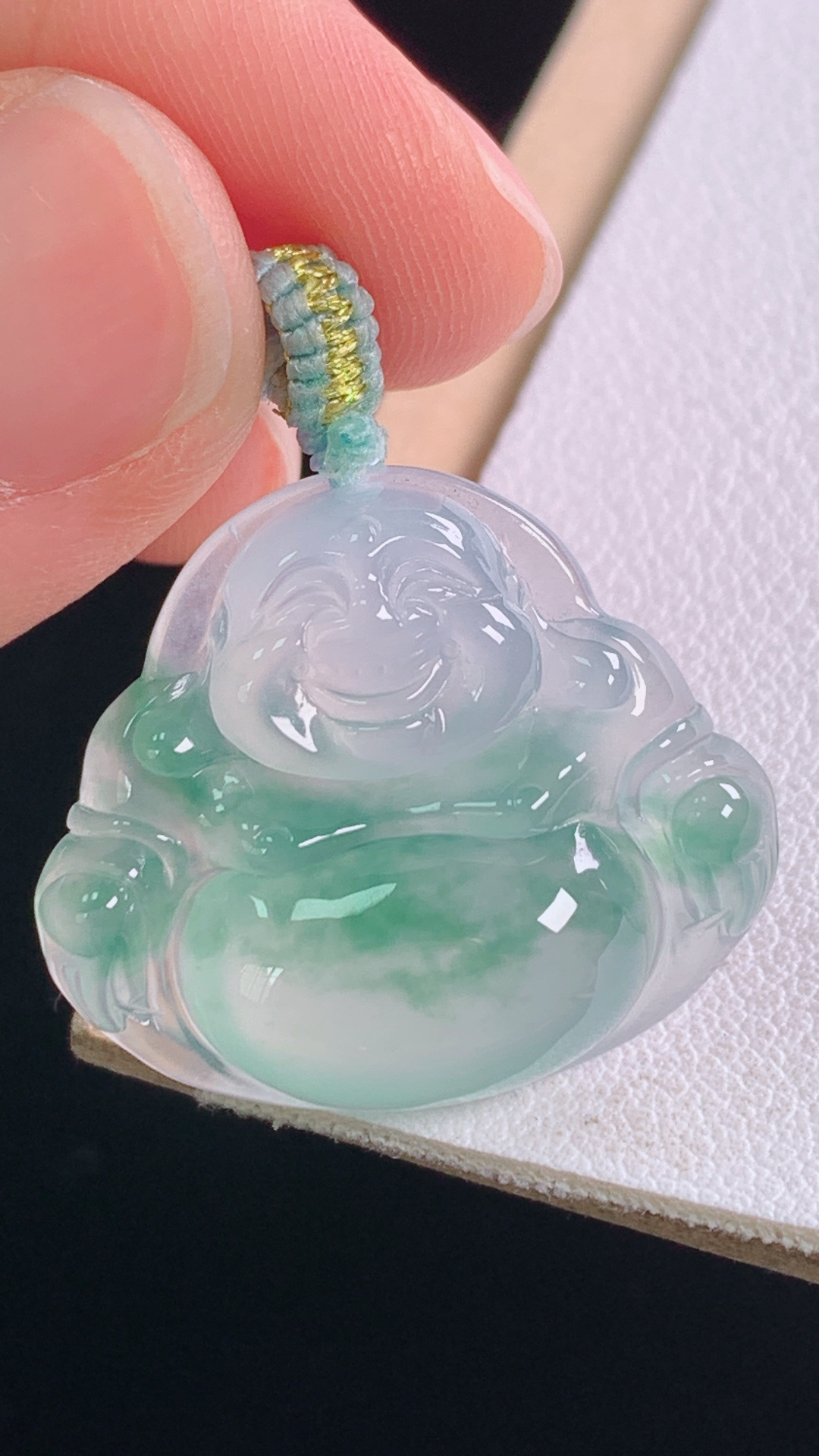 冰飘花佛公，花色灵动，冰清玉洁，无裂，尺寸21.4/25.3/6.0mm，编号23