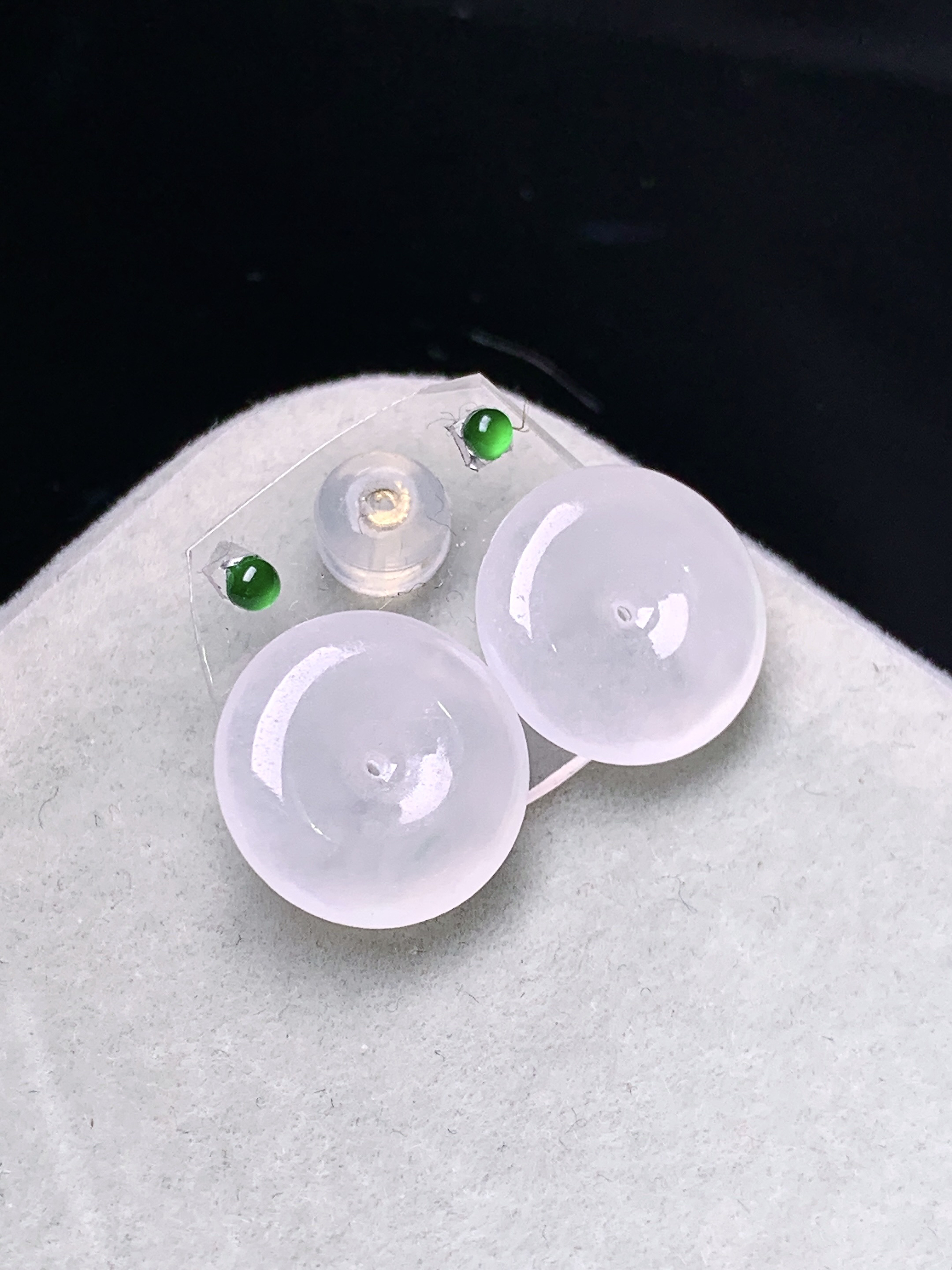 镶嵌款 冰种平安扣一对 玉质细腻 色泽艳丽清新 水润亮眼 整体尺寸11.8*2.8*2x