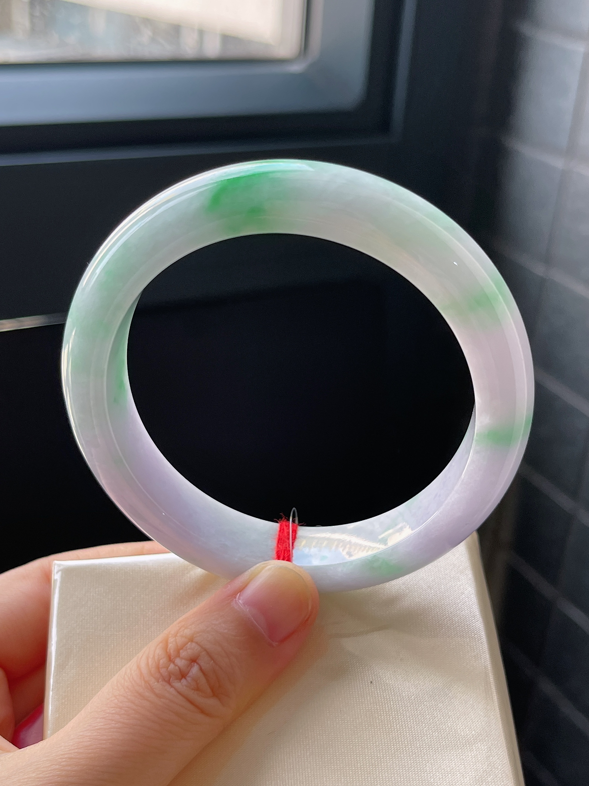 正圈57.7圈口，翡翠糯化种淡紫色春带彩手镯