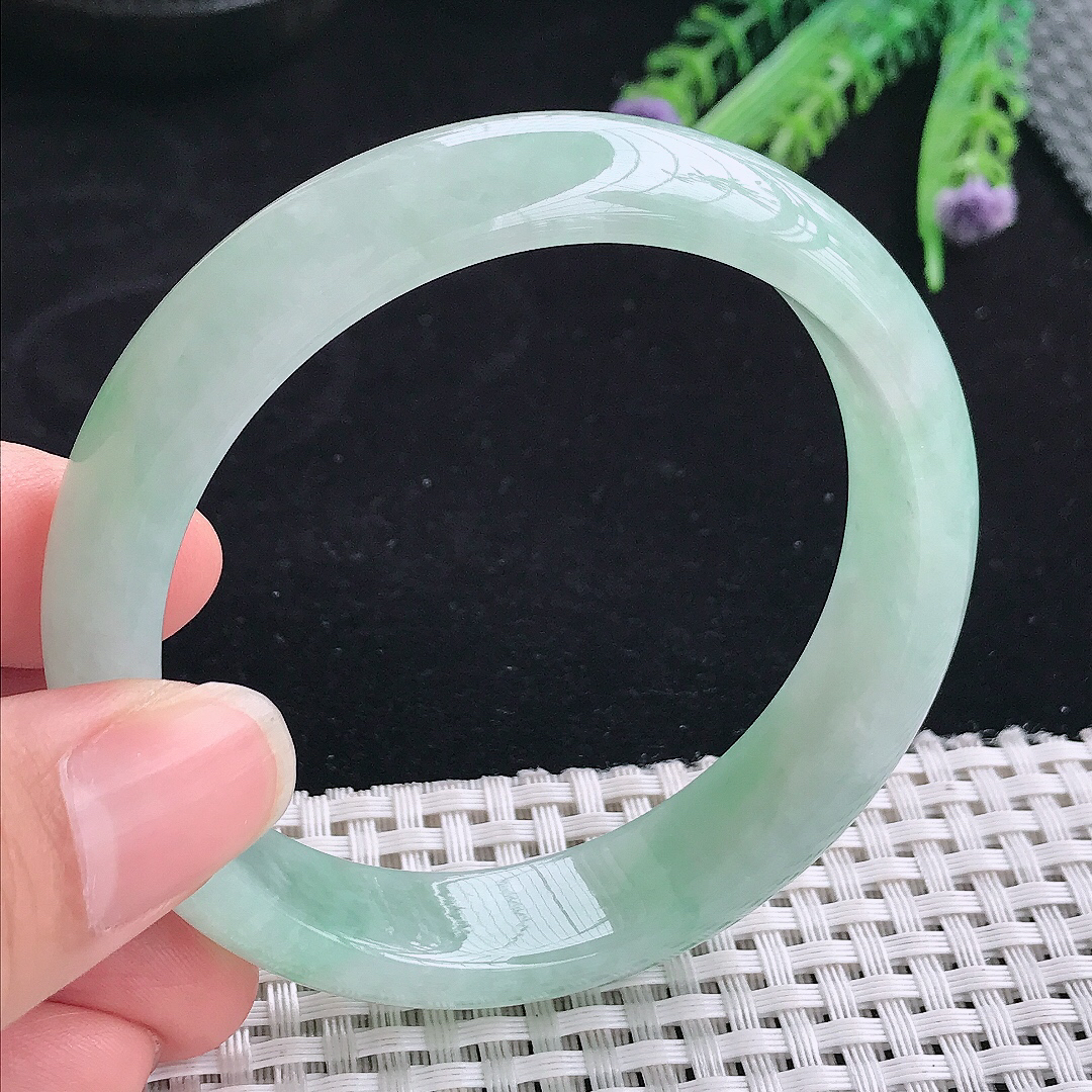 实拍A货翡翠58.5/14.1/7.6老坑冰胶果冻冰晴绿手镯宽边玉镯平安镯