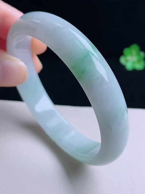 手镯，无裂，尺寸56.4/12/6.6，编号sk  27