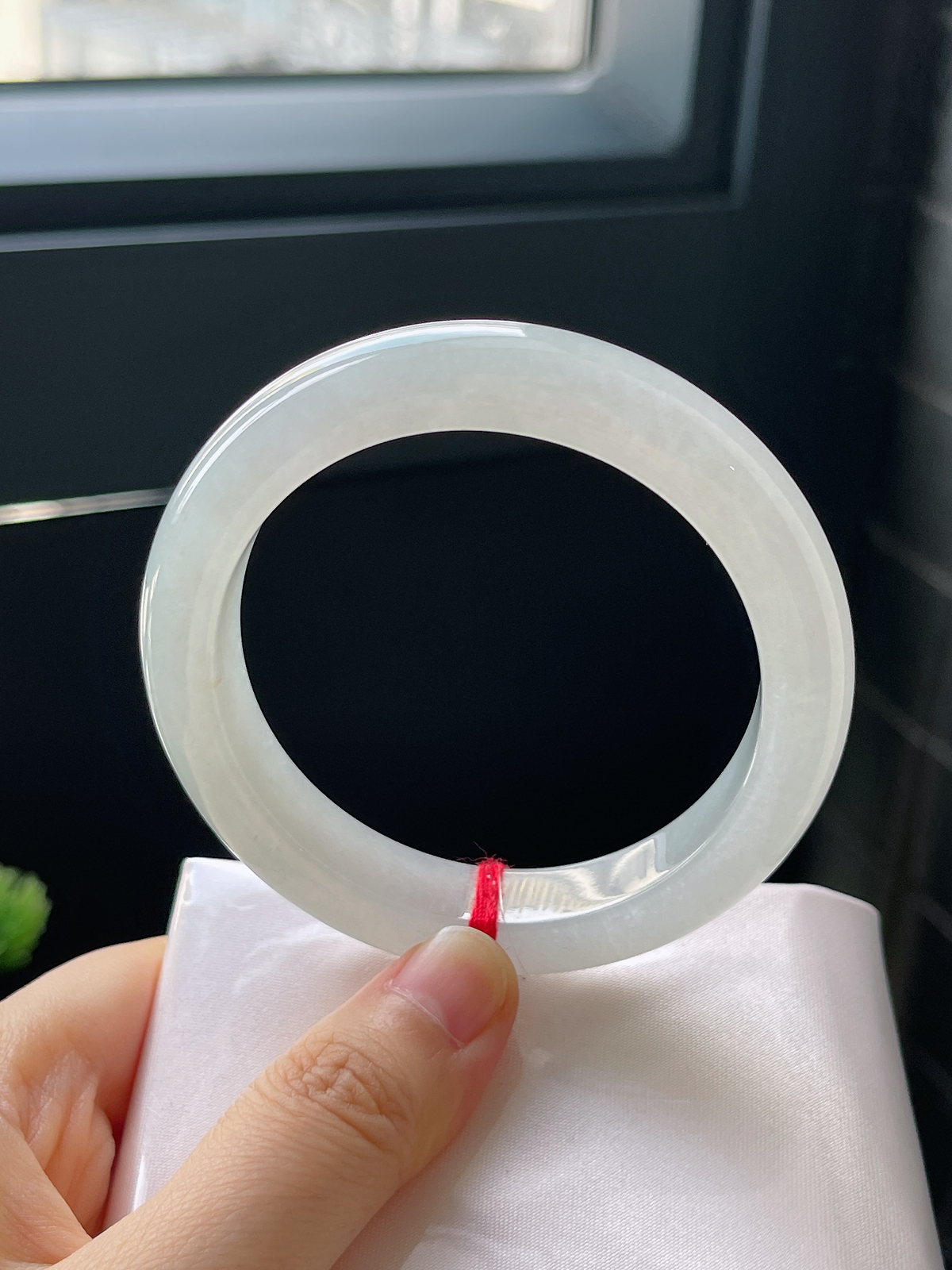 正圈55.8圈口，翡翠冰糯种白色手镯