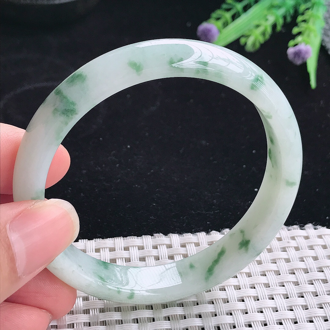 实拍A货翡翠58/11.9/7老坑精美冰润飘花手镯翡翠玉镯平安镯