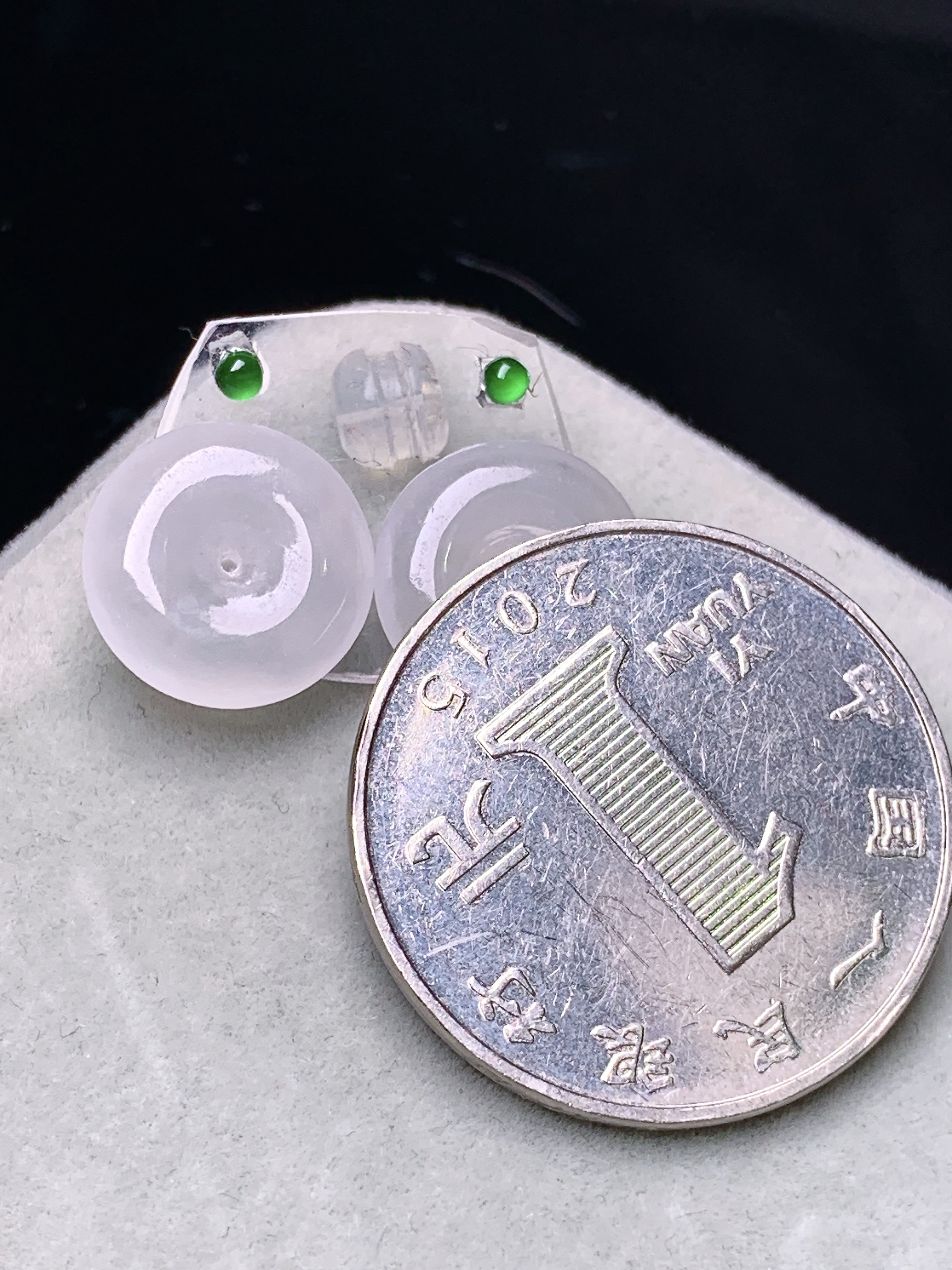 镶嵌款 冰种平安扣一对 玉质细腻 色泽艳丽清新 水润亮眼 整体尺寸11.8*2.8*2x