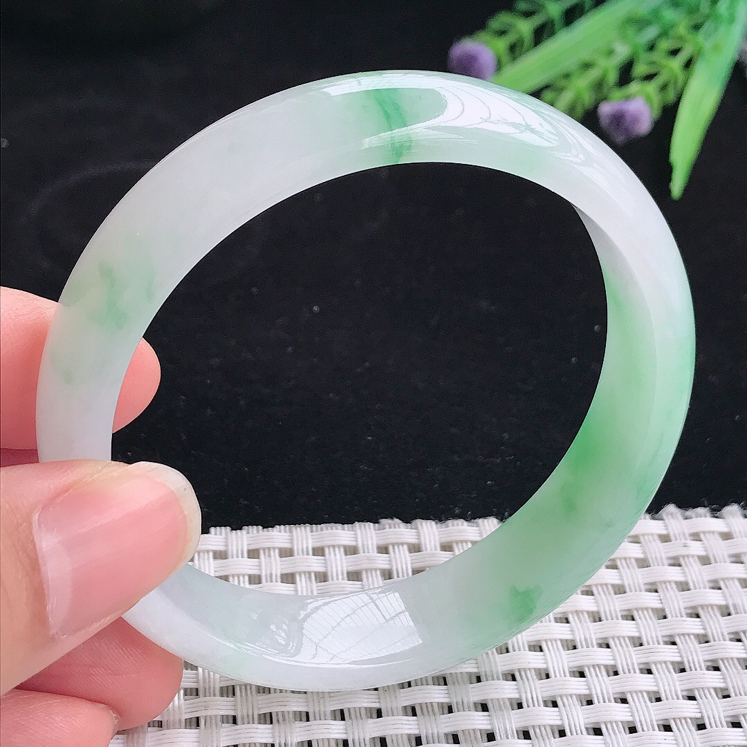 实拍A货翡翠58.6/14.1/7.2老坑冰胶水灵飘阳绿手镯翡翠玉镯手环
