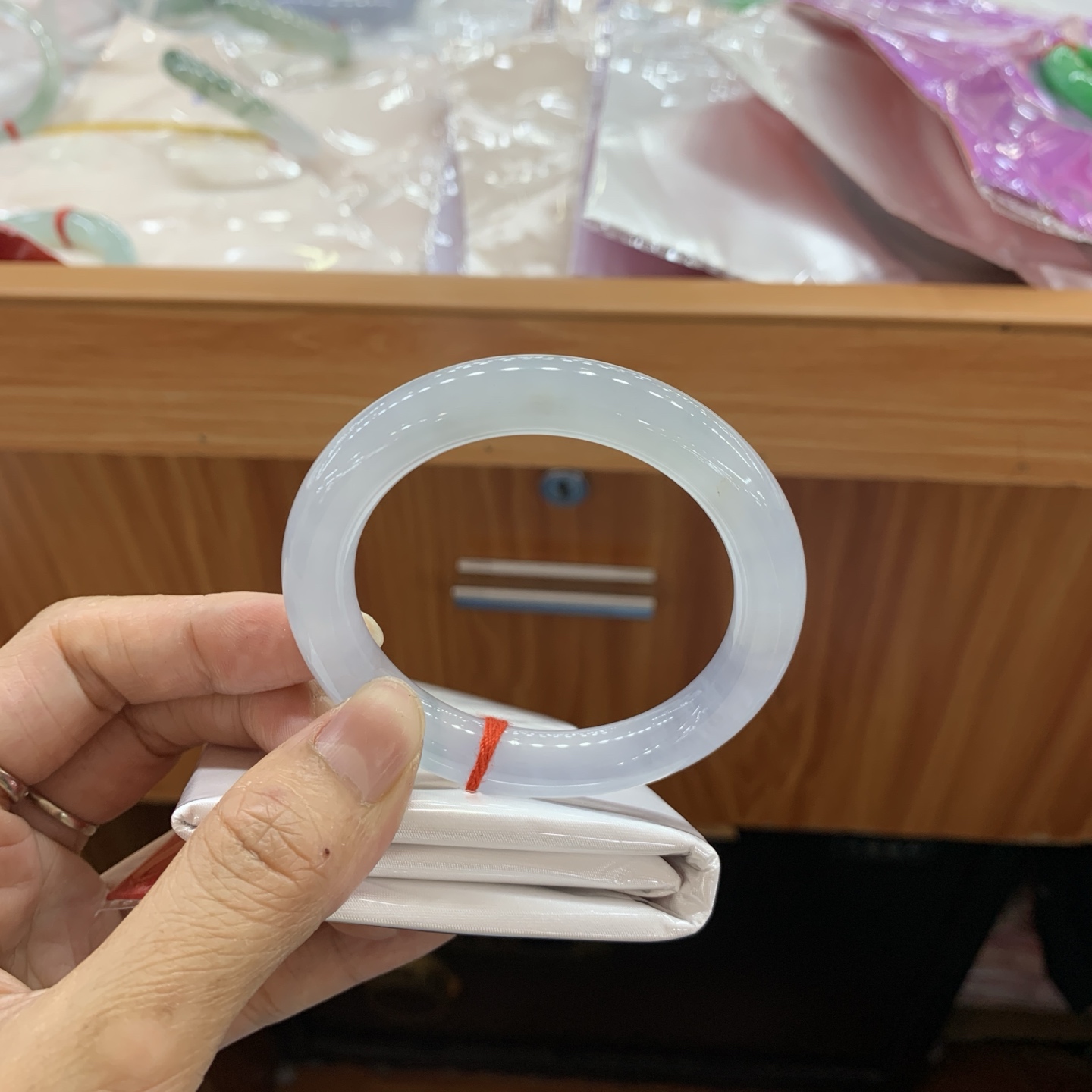 042728JM，冰蓝圆条翡翠手镯，51.3-9.7