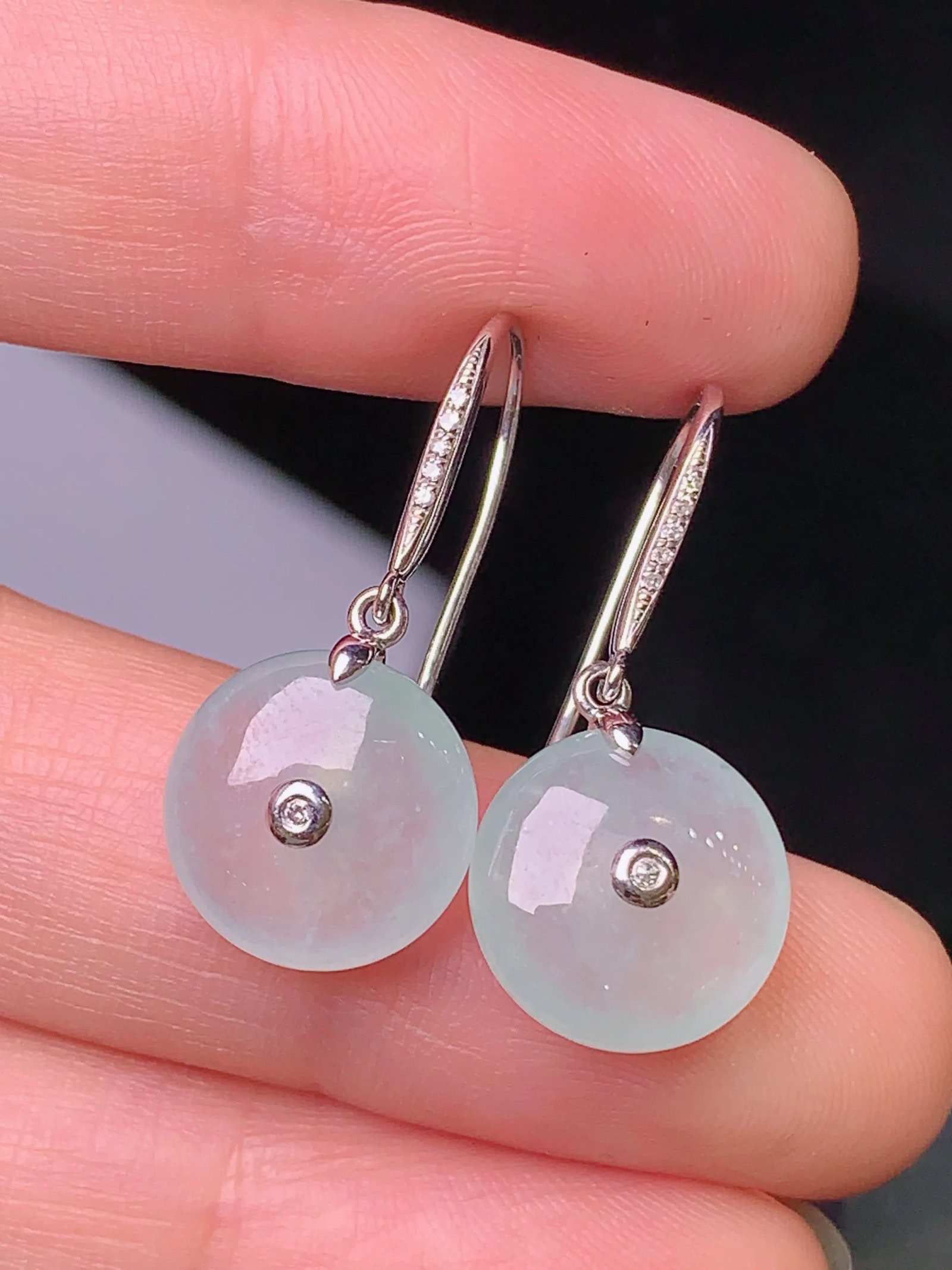 18k金钻镶嵌冰种平安扣耳坠 玉质细腻 色泽清新艳丽 整体尺寸26.8*11.8*5.8yz