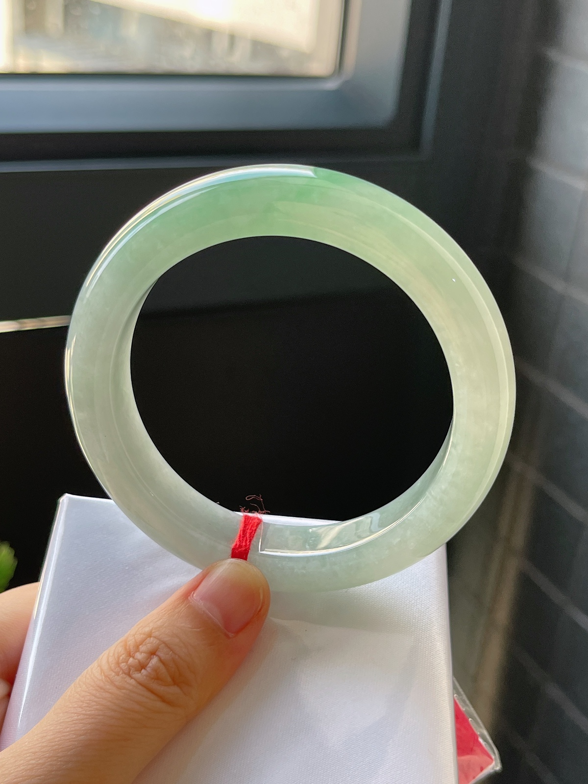 正圈57圈口，翡翠冰糯种飘花手镯