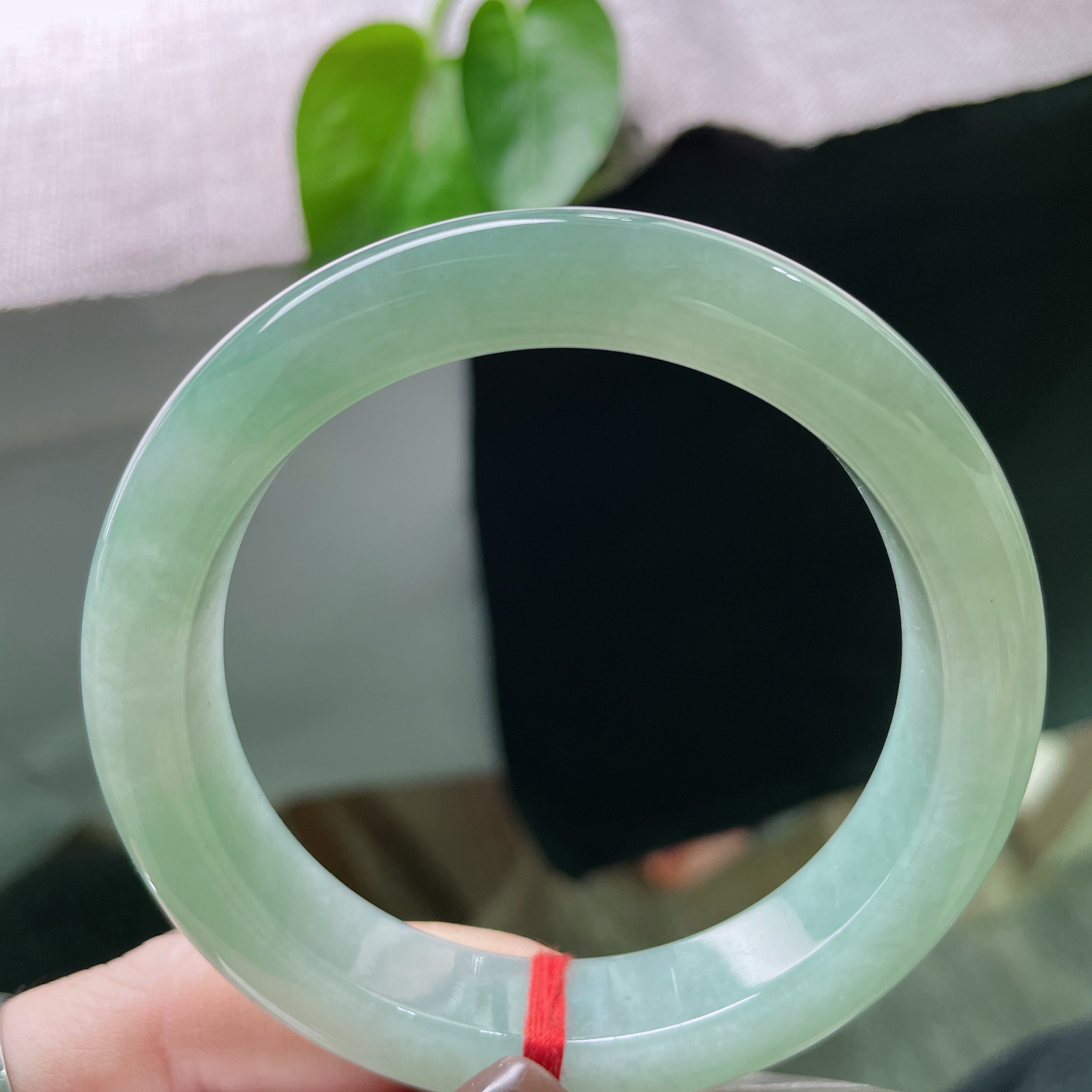 57.6/12.7/9.4，绿底正圈，柔润细腻，如春日野穹，纯净又美好，ss51892a..