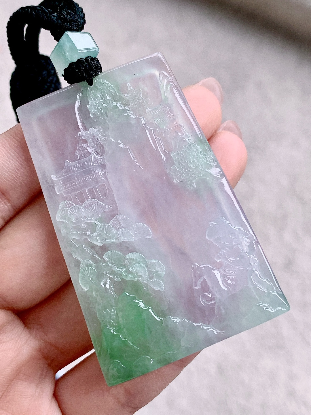 冰飘绿花大山水牌吊坠，缅料，无裂，性比高，飘花，冰透，59.5/39.2/5.7，34.8克，编号