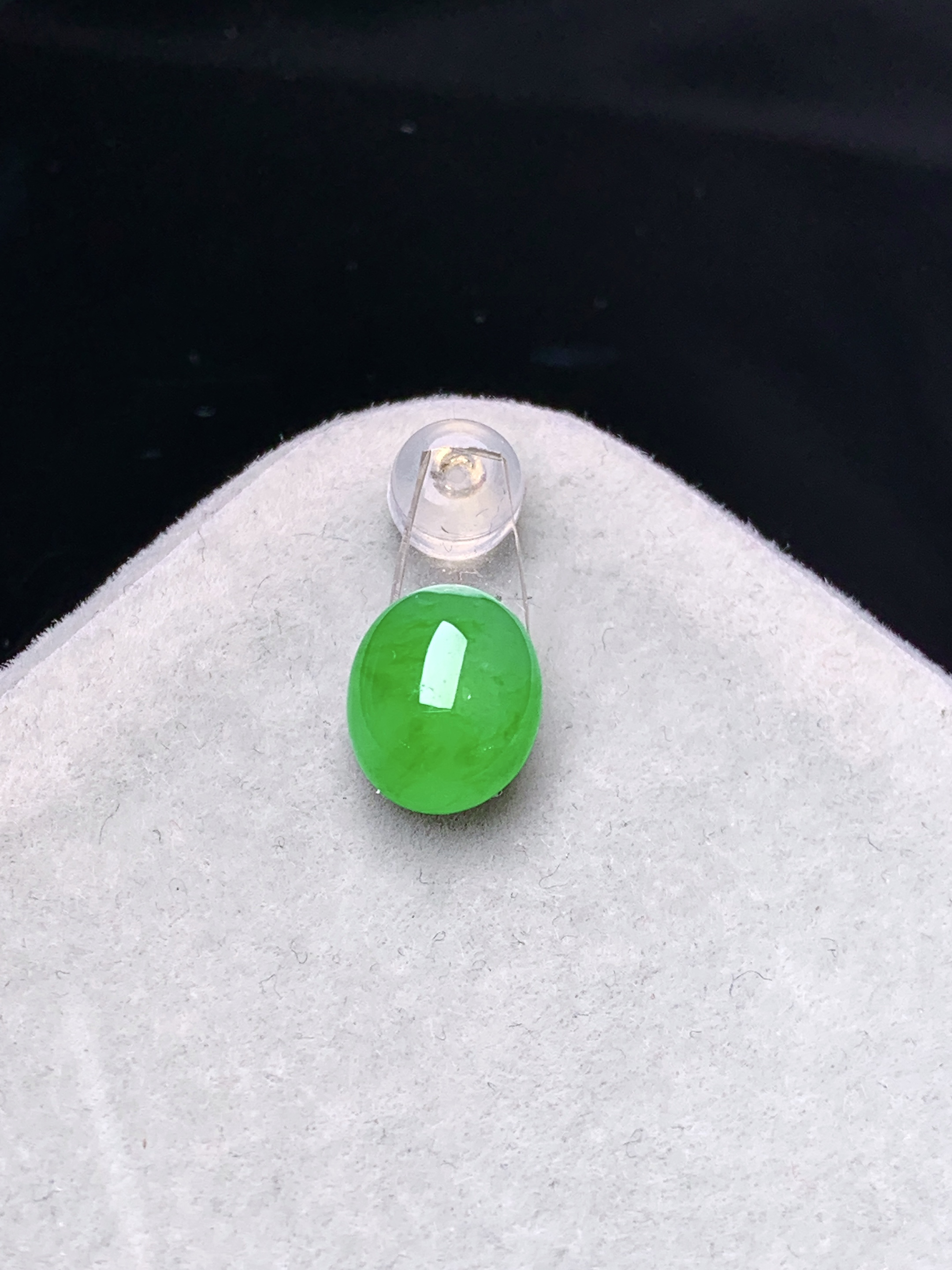 镶嵌款 冰阳绿蛋面 玉质细腻 色泽艳丽清新 水润亮眼 整体尺寸9*7.5*3.8*2x