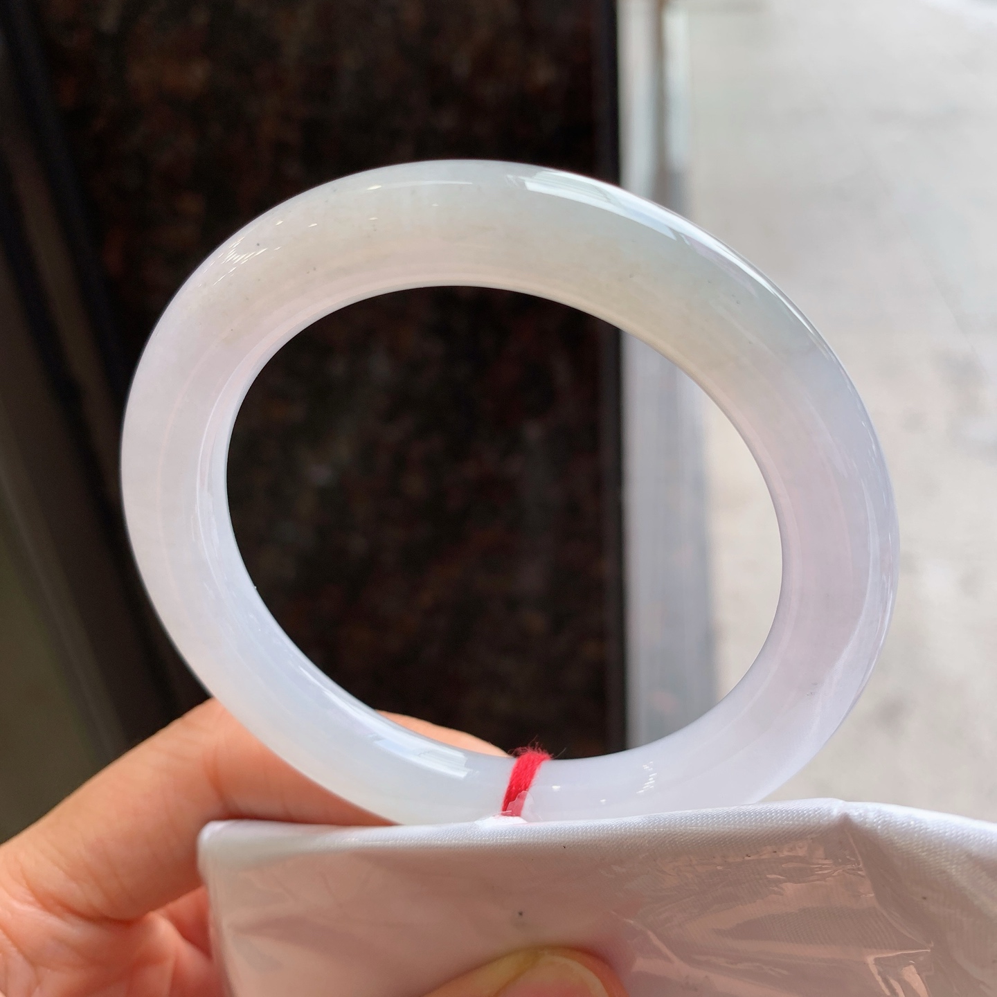 圆条黄翡，无裂，尺寸：55.6/9.5，细腻