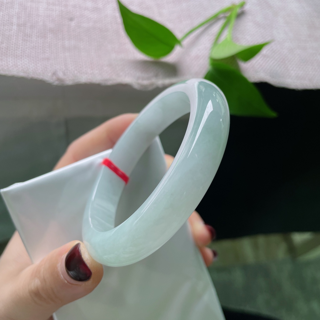 56.8/11.1/8.7绿底正圈，水润，细腻，清雅大方，简约大方，有棉线，ss50873a