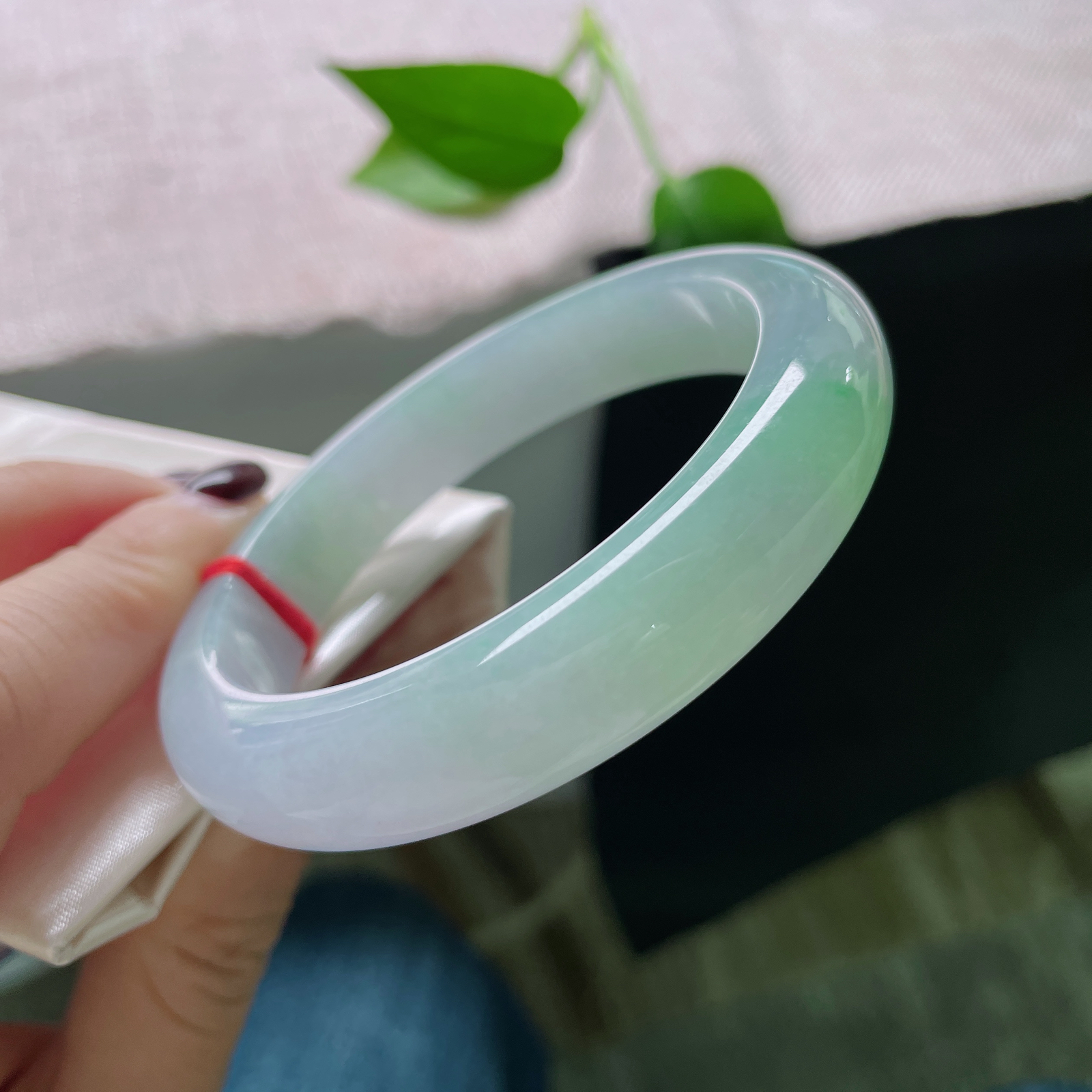 57.7/12.7/8.9，冰春彩正圈，冰为骨，春为魂，彩作魄。 紫气东来，翠色西至，富贵天成。完美，ss51730a..