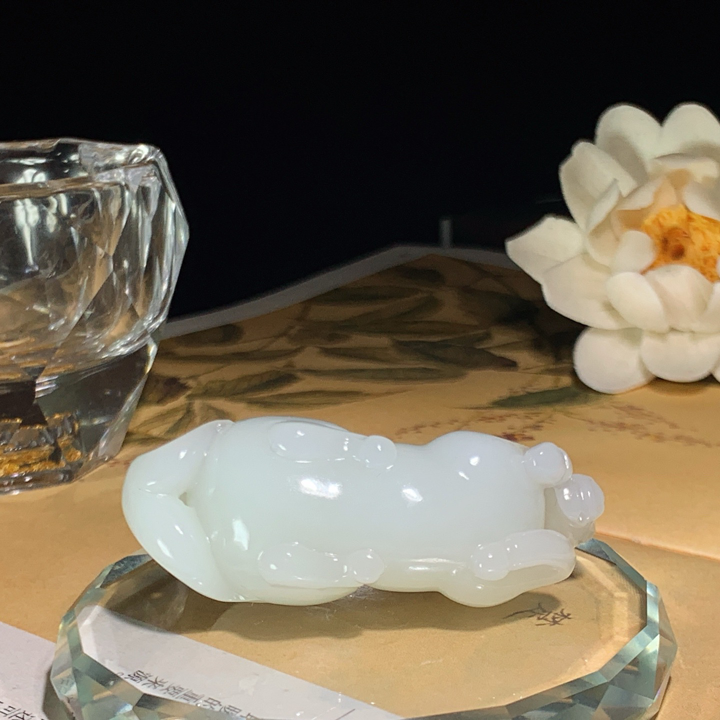 新疆和田玉羊脂白马到成功马挂件。尺寸53/20/21重33.5克 玉质细腻油润。手推出油。佩戴高端典雅。lt260428