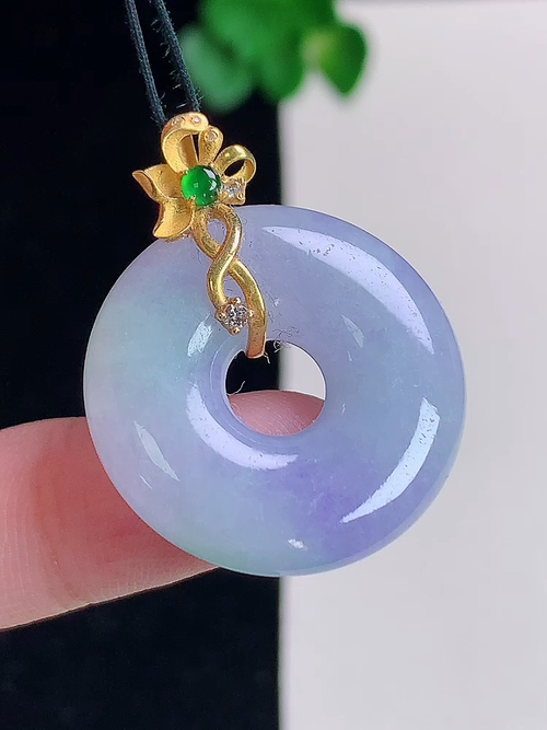  ，18k金镶甜甜圈，无裂，尺寸23.5/5.9，№;y2719 24