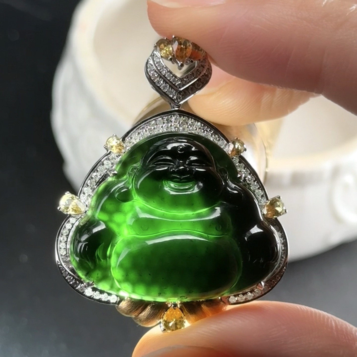 精品18k墨翠大肚佛 种好色正 黑度极好 打灯通透 油性十足 尺寸38.8