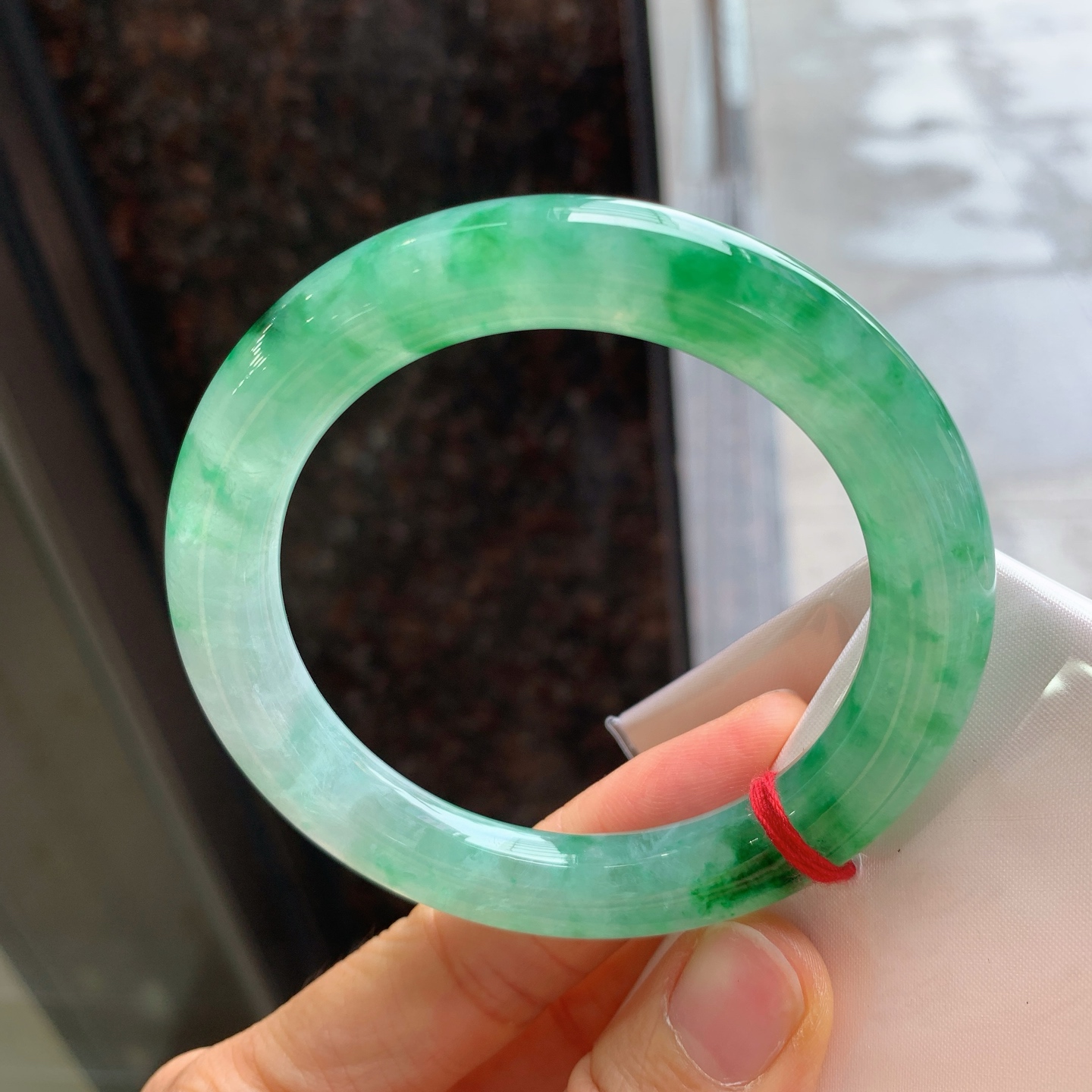 圆条冰飘绿，有纹，尺寸：56.4/10.2/10.4，色好