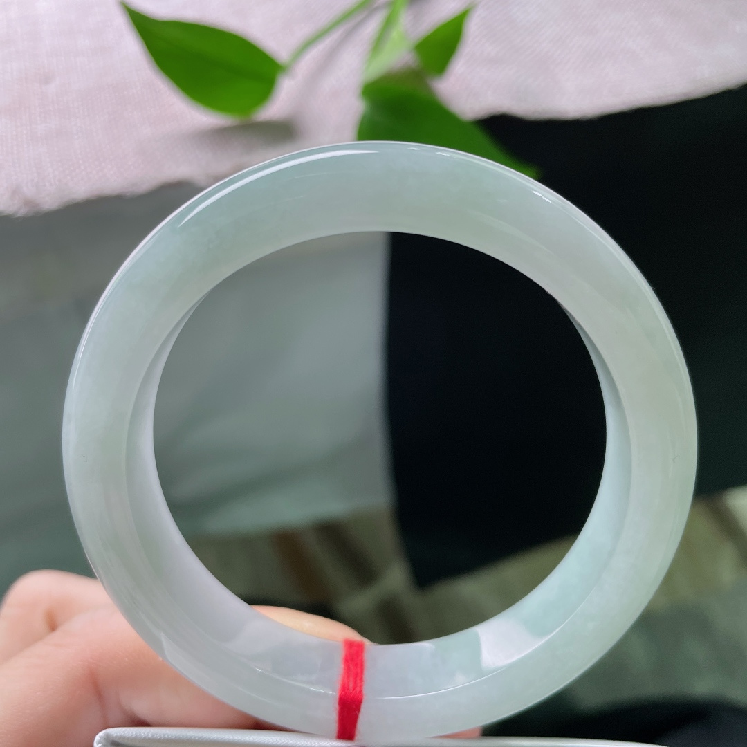 56.8/11.1/8.7绿底正圈，水润，细腻，清雅大方，简约大方，有棉线，ss50873a