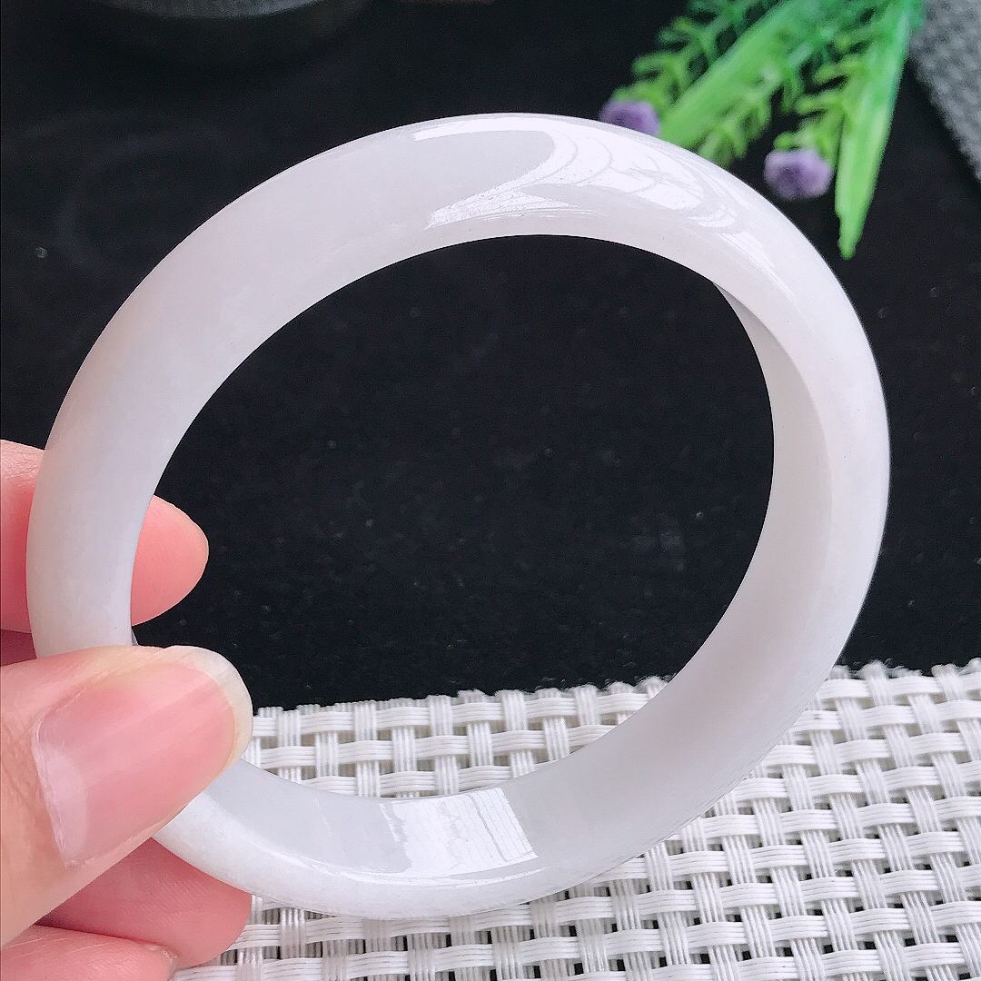 实拍A货翡翠63/14/8大圈口老坑秀气温润月光白手镯宽边玉镯平安镯