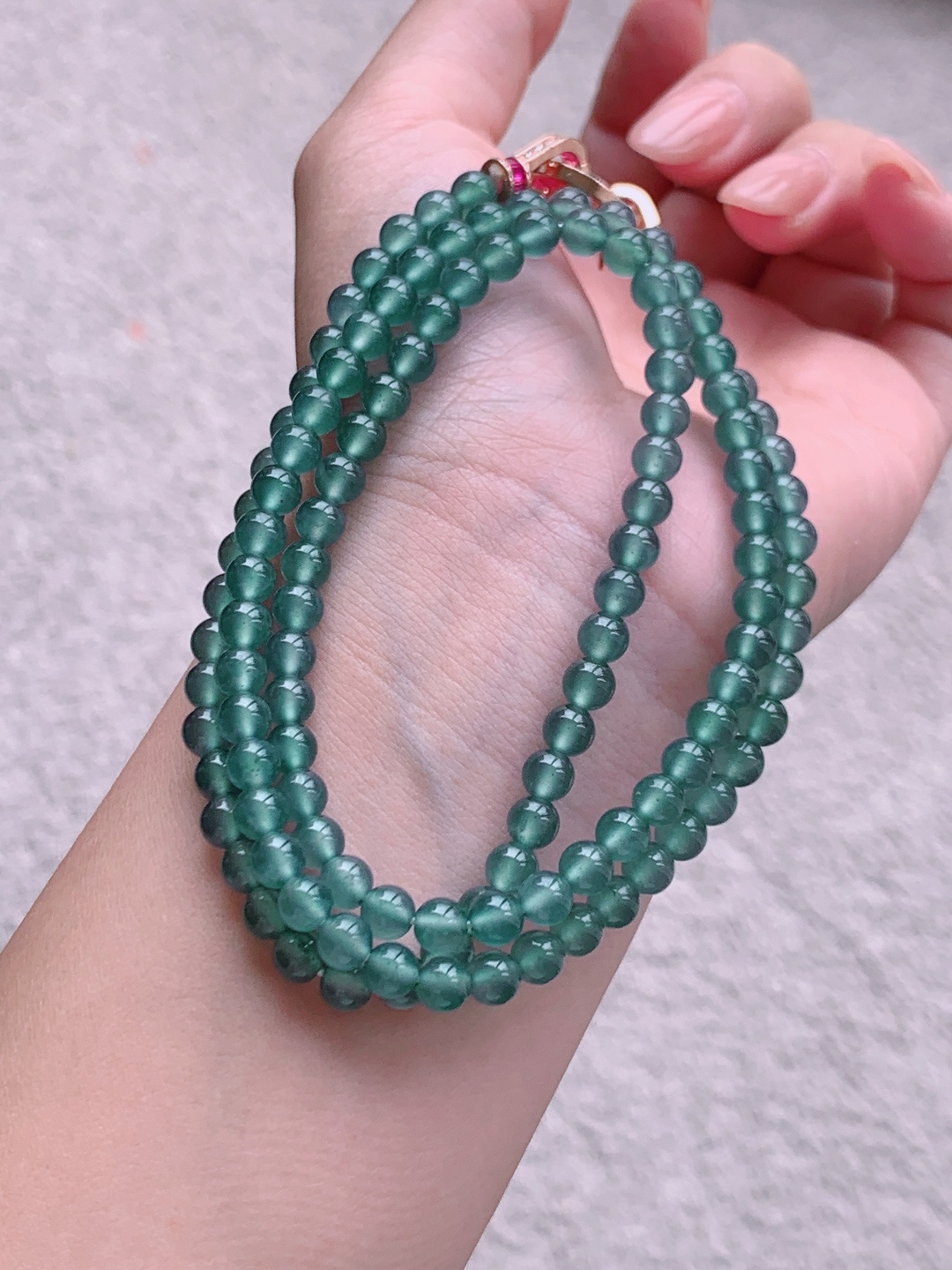 葡萄冰蓝水珠串圆珠珠链， 性比高 颜色浓郁 冰胶 天空蓝，5.2mm，65cm，34克