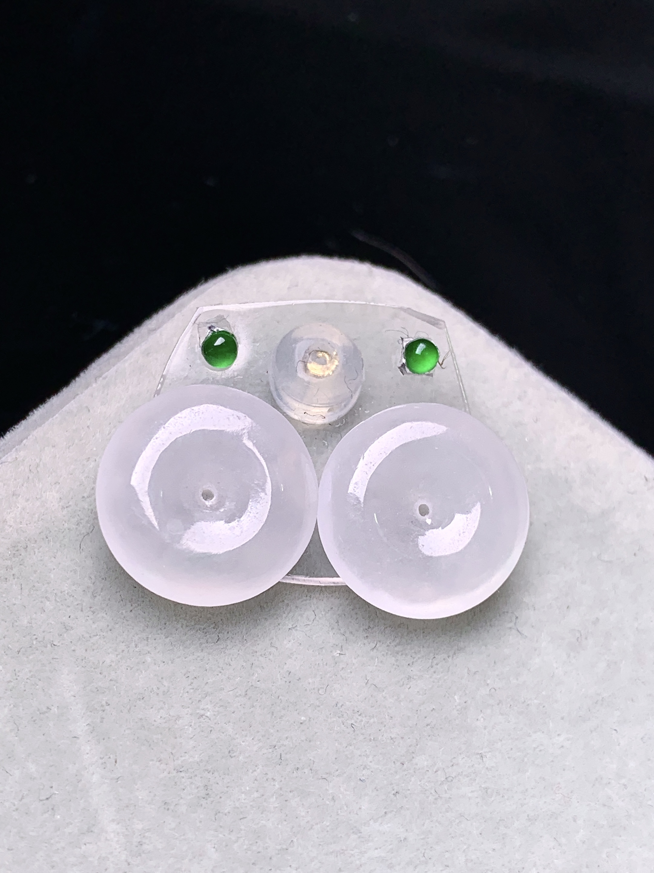 镶嵌款 冰种平安扣一对 玉质细腻 色泽艳丽清新 水润亮眼 整体尺寸11.8*2.8*2x