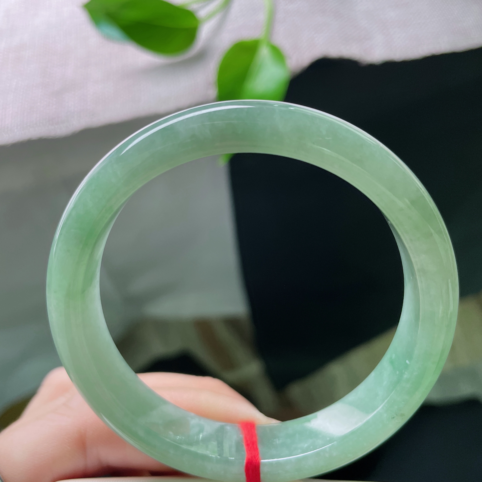 57/12.1/7.6，湖水绿正圈，水头好，种老，清幽雅静，熠熠生辉，ss50578a..