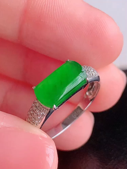 ️天然翡翠 冰阳绿马鞍戒指，无裂，18k金镶嵌，重金，5.8/10.3/3.8，编号14