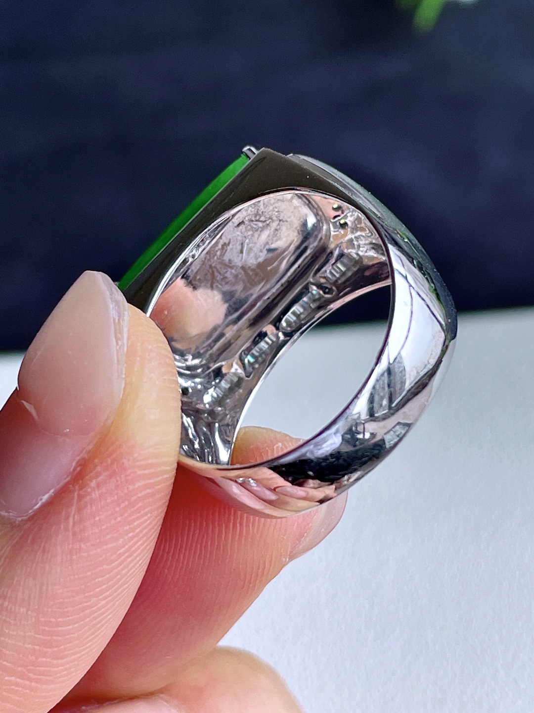 冰阳绿马鞍戒指，18k金镶嵌，无裂，性比高，18-9.1-3.5，22号，10克