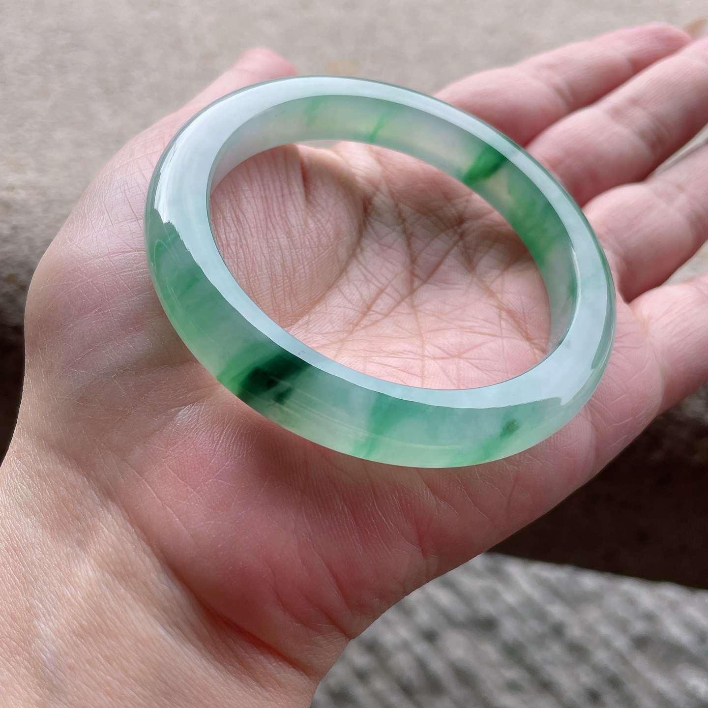 正圈，冰种飘绿花，晶莹剔透，水润，种老，有纹，编号0428X16