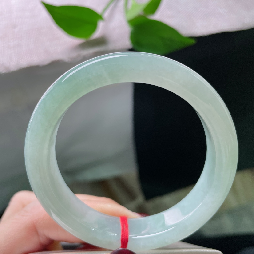 54.4/12.8/8.3，晴水正圈，水润细腻，清雅，只一眼就心静三分，棉根，无裂，ss51498a