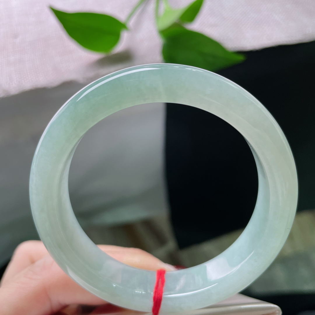 54.4/12.8/8.3，晴水正圈，水润细腻，清雅，只一眼就心静三分，棉根，无裂，ss51498a