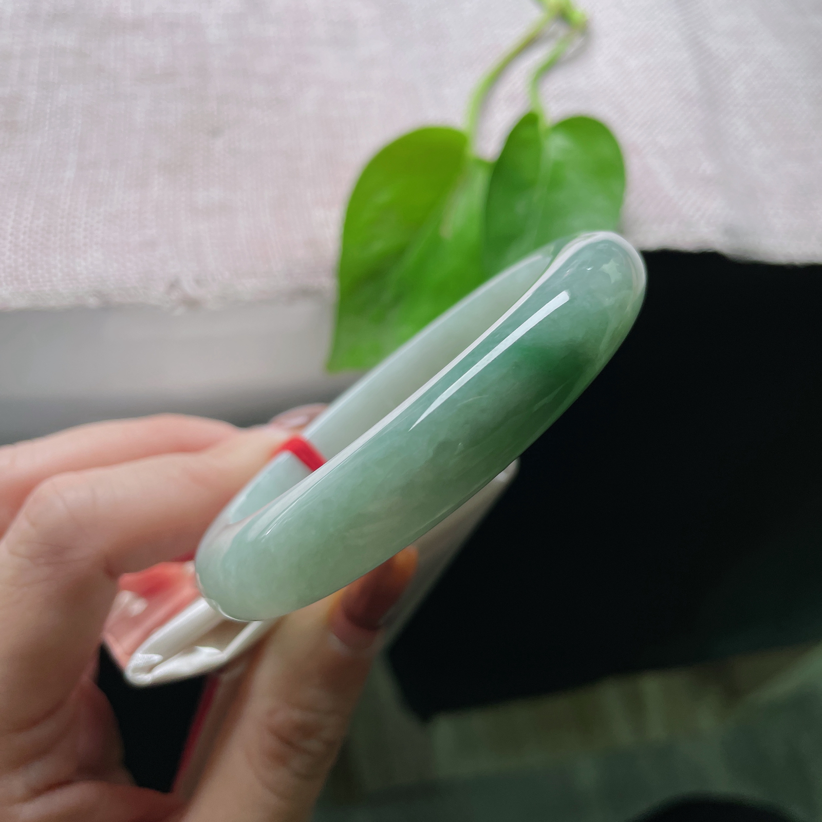 56/12.1/8.9，绿底正圈，一抹飘色增添几分韵味，种老，底子细腻，色纹，ss48469a..