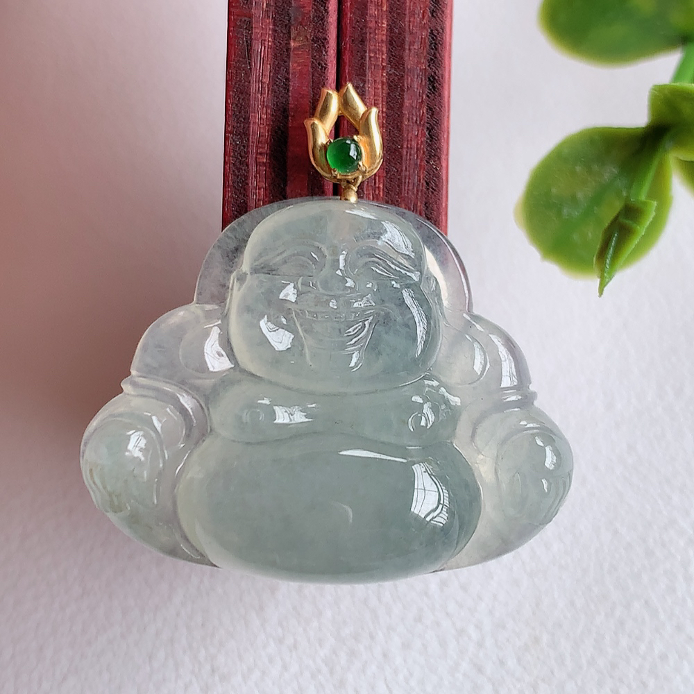 18k金扣冰润佛公挂件 玉质细腻  精雕弥勒佛，笑佛福耳垂肩，面相喜庆，开怀大笑，憨态可掬。惟妙惟肖，寓意福禄双全，吉祥美满，笑口常开 W03.27  尺寸：23.5-30.3-7.5mm