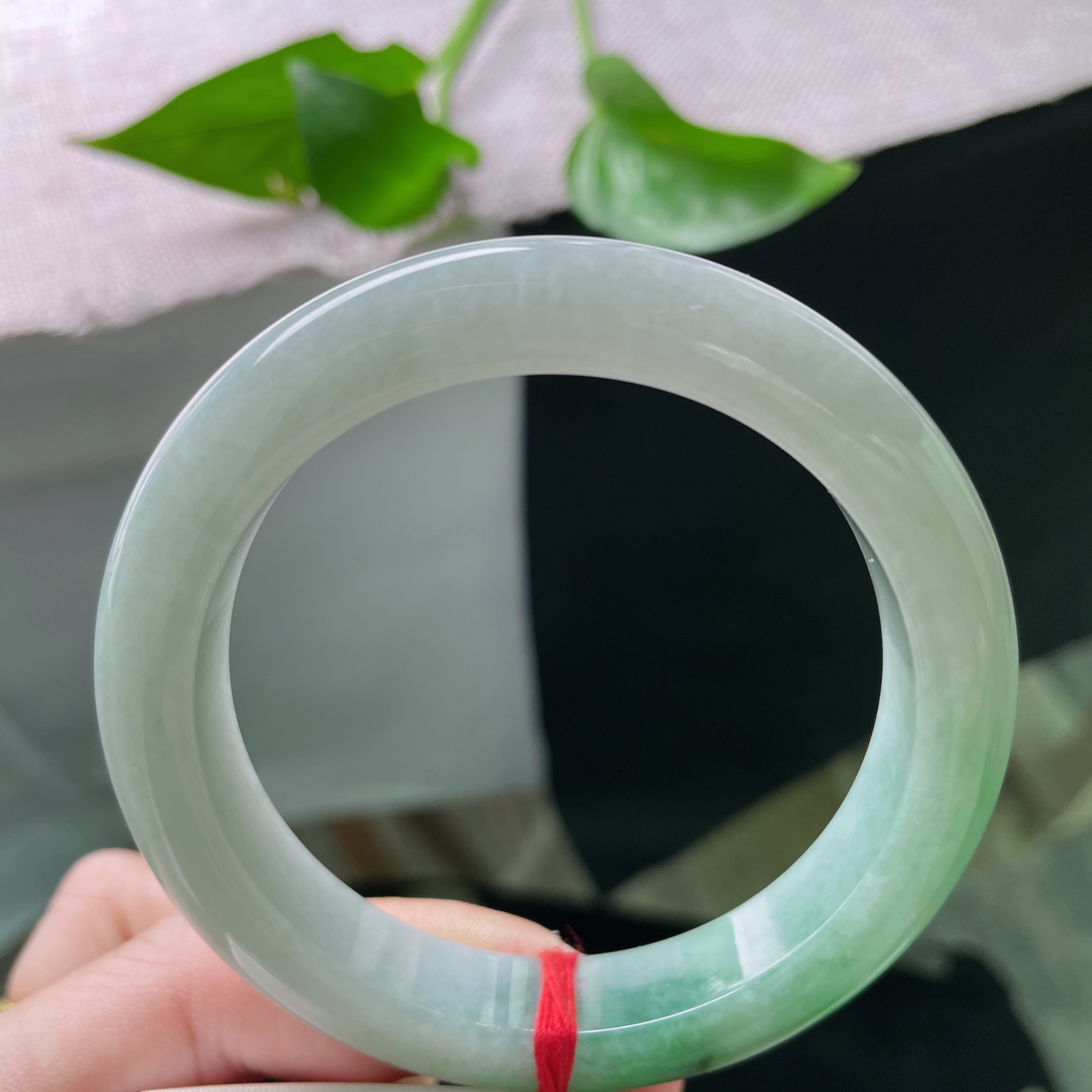 56.9/11.9/9.2飘花正圈，肉质细腻，水头好，撞色别有韵味，皮纹，ss50988a..