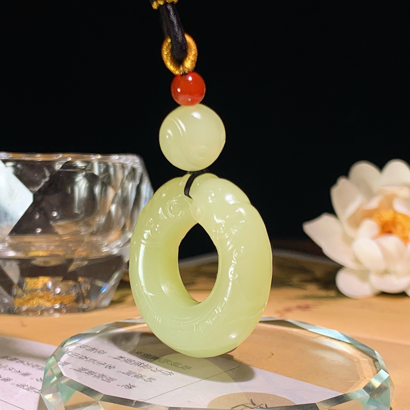 新疆和田玉若羌黄口料双龙守护挂件。尺寸35/9重22.5克 玉质细腻油润。手推出油。佩戴高端典雅。l