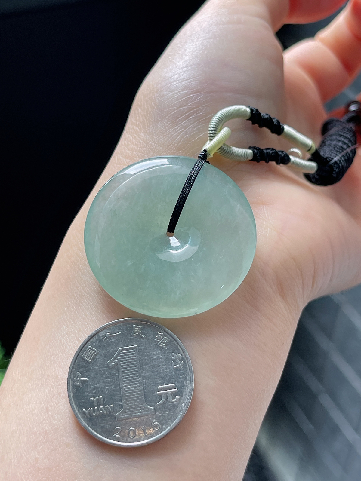 翡翠冰糯种浅绿平安扣