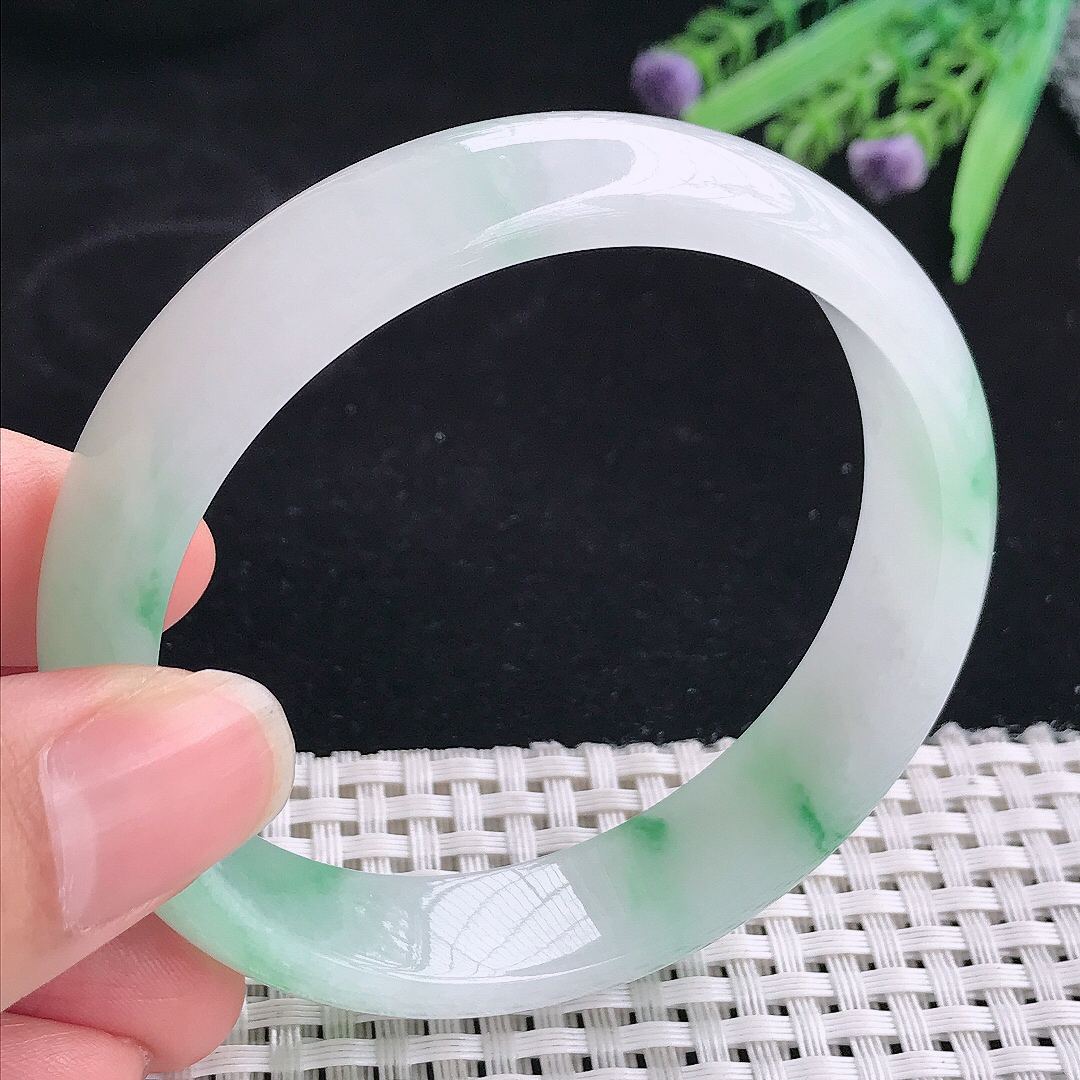 实拍A货翡翠58.6/14.1/7.2老坑冰胶水灵飘阳绿手镯翡翠玉镯手环