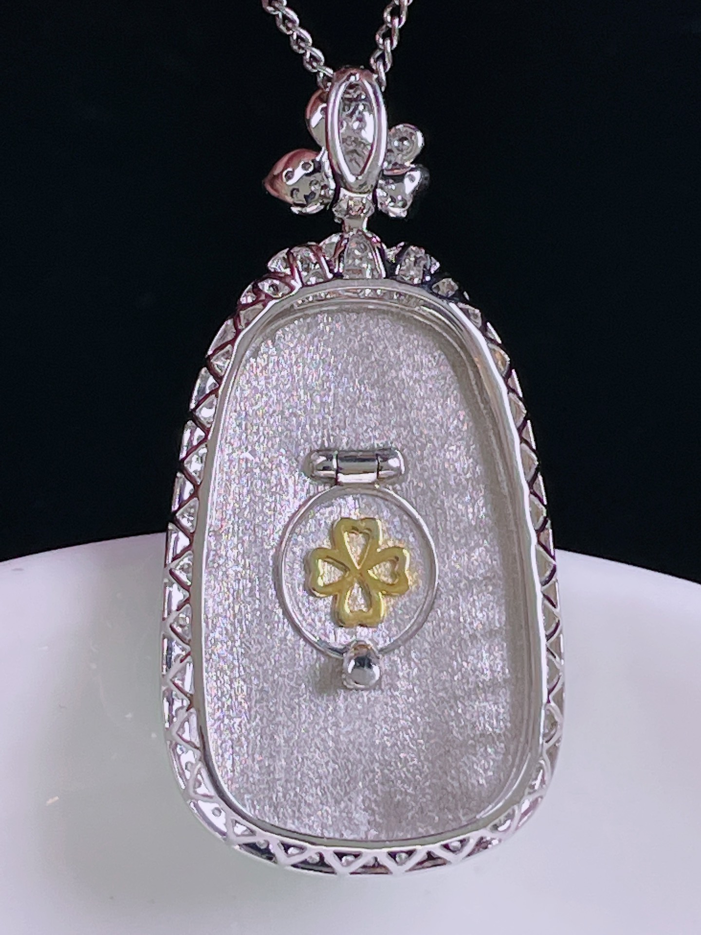 ️辣绿如意，老种起光，细底通透，尺寸：41.7/20.2/8，27.8/17.7mm0427