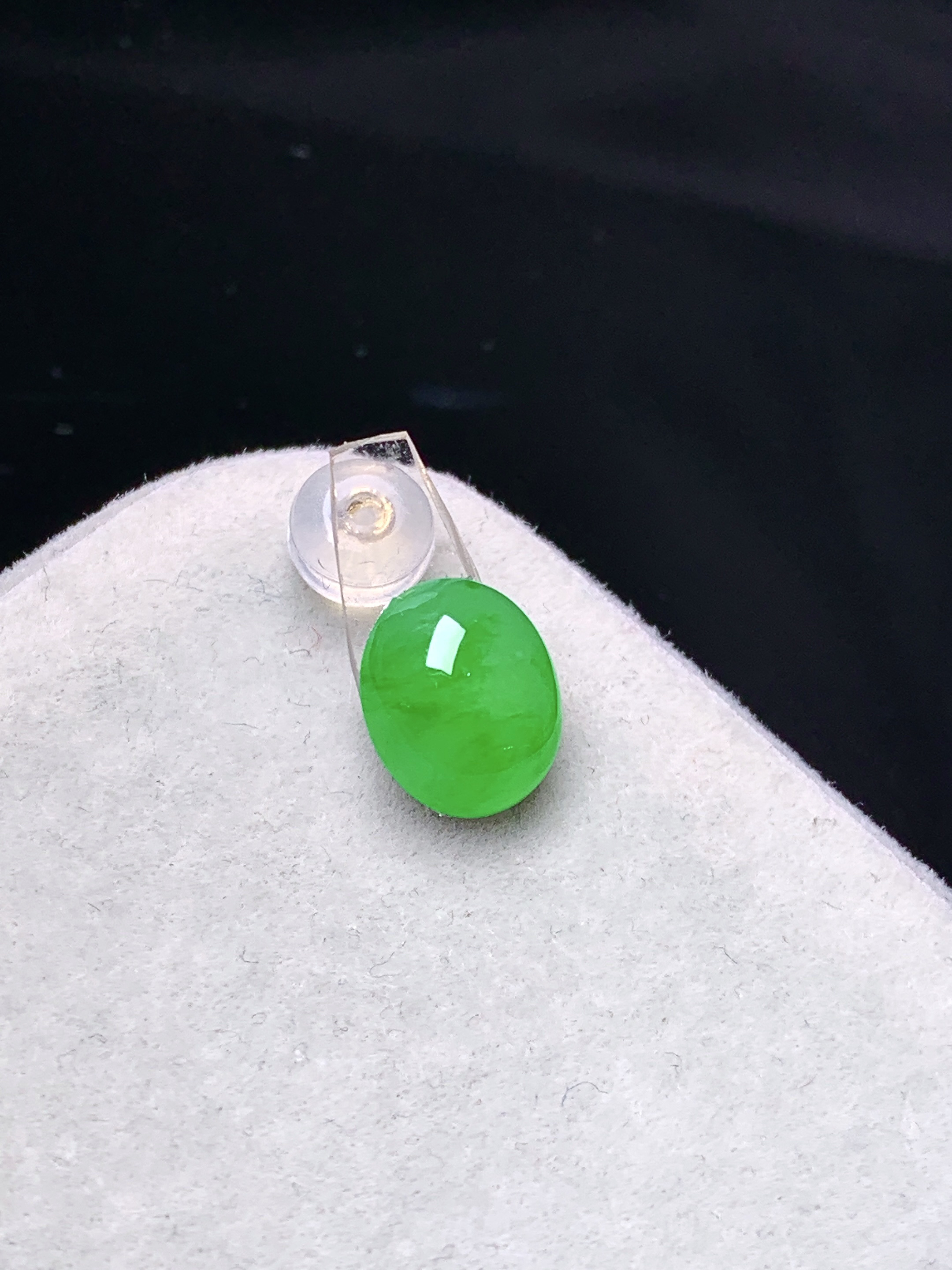 镶嵌款 冰阳绿蛋面 玉质细腻 色泽艳丽清新 水润亮眼 整体尺寸9*7.5*3.8*2x