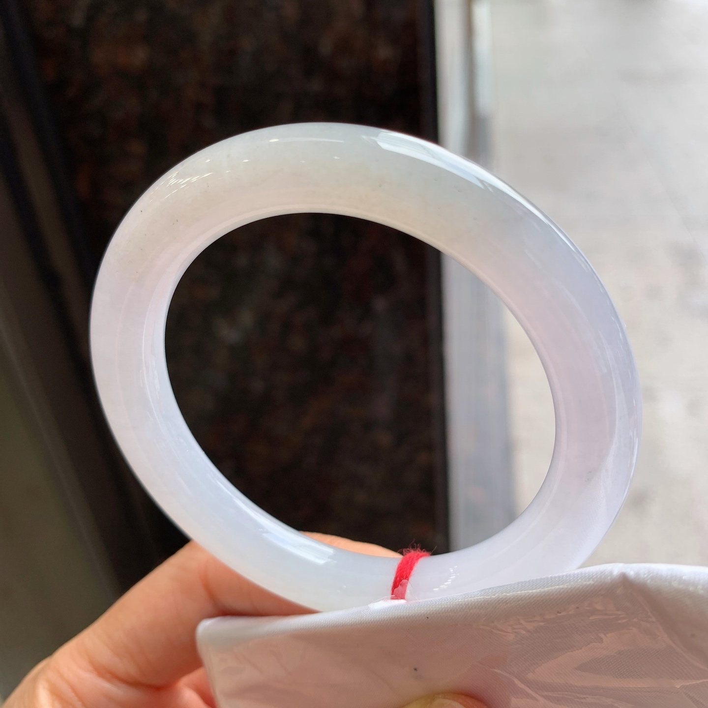 圆条黄翡，无裂，尺寸：55.6/9.5，细腻