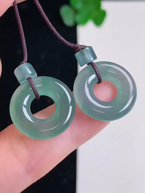  冰蓝水耳坠，无裂，尺寸15.8/3.6，№;y26219 24